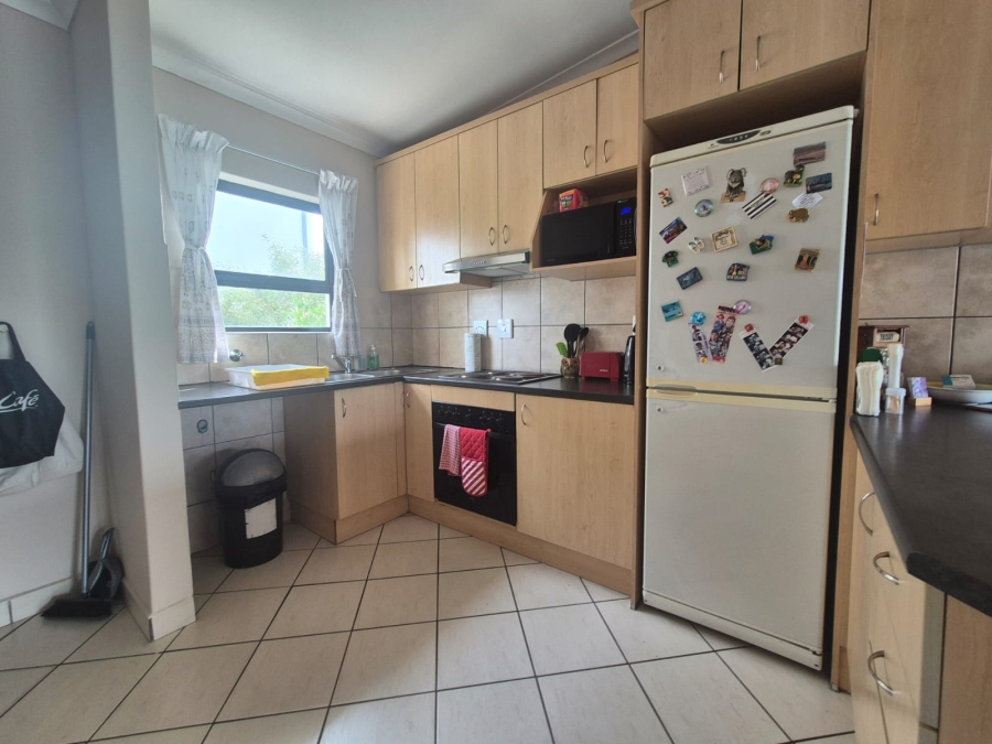 To Let 2 Bedroom Property for Rent in Burgundy Estate Western Cape